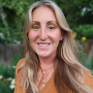 Meet your Posher, Maegan